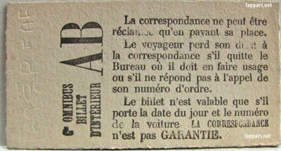 Ruskea pahvilippu, jossa lukee mm.: La correspondance ne peut etre recla…